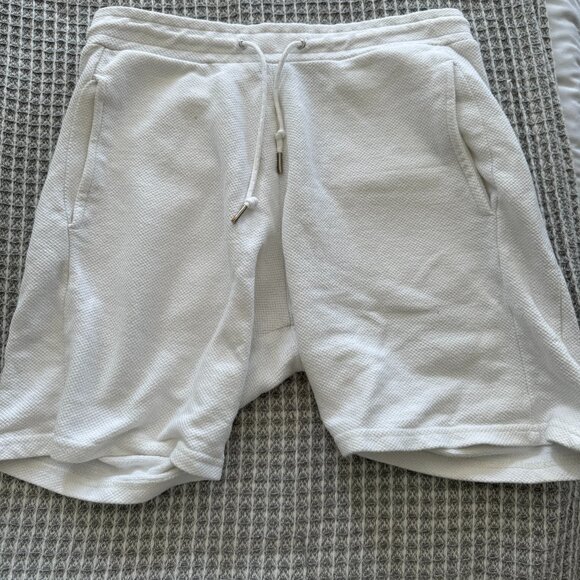 ZARA WHITE SHORTS - Picture 1 of 2